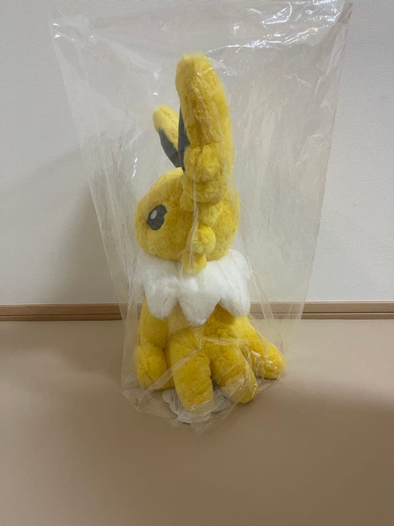 ポケモン　ふわふわ抱きぬいぐるみ　サンダース