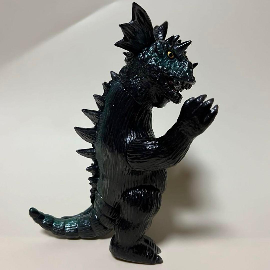 ゾルメン　ZOLLMEN　バジラ　ソフビ　フィギュア