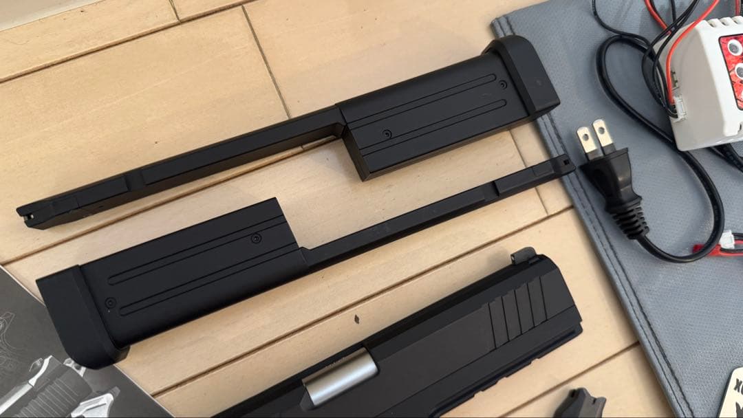 【Hi-Capa E 】100発マガジン&バッテリー付き