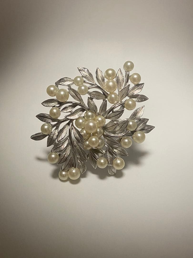 lotuscloud 2504⭐️TRIFARI トリファリ ヴィンテージブローチ