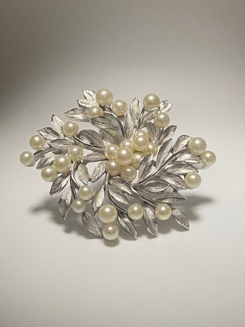 lotuscloud 2504⭐️TRIFARI トリファリ ヴィンテージブローチ