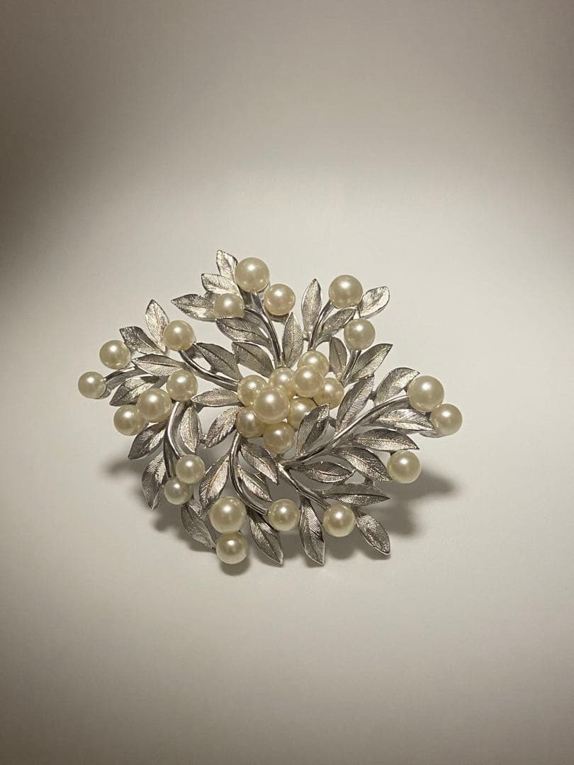 lotuscloud 2504⭐️TRIFARI トリファリ ヴィンテージブローチ