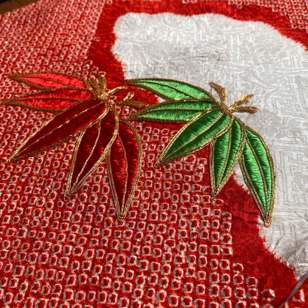 七五三　3歳　絞り　刺繍着物