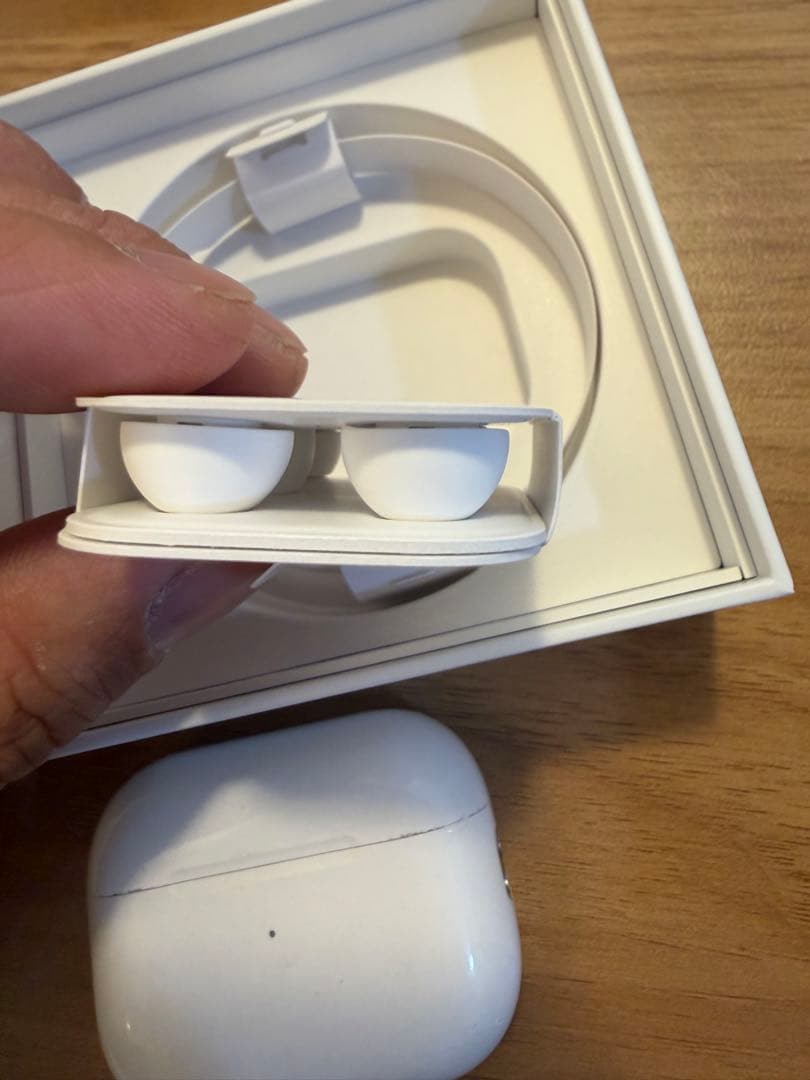AirPods Pro 2 本体 正規品　箱付き(未使用イヤチップ付けます)