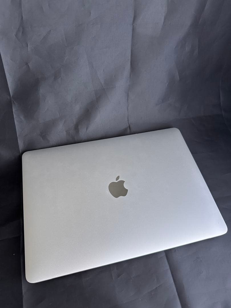 Apple Macbook Air 2020 M1チップ / 16gb /1tb