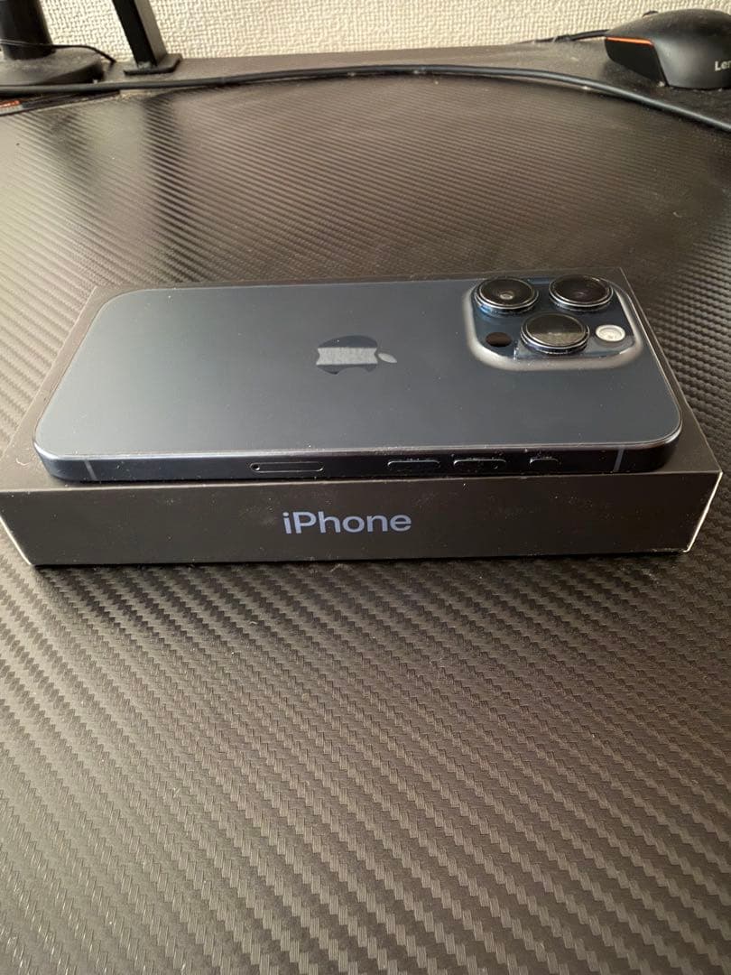 iPhone15 pro ブルーチタニウム　256GB