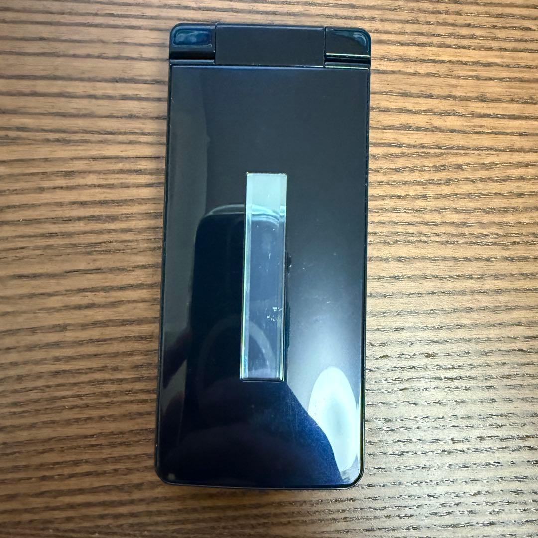 美品 docomo SH-02L 折り畳み式 ブラック 携帯電話 シャープ