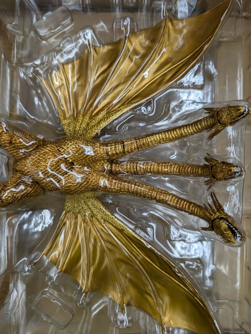 SHモンスターアーツ。キングギドラ.スペシャルカラーバージョン。