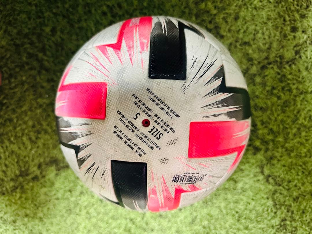 adidas 公式試合球 キャプテン翼モデル サッカーボール5号球②