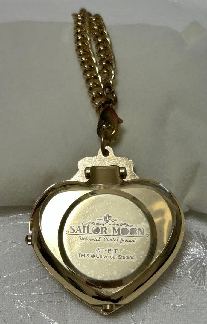 USJ コズミックハートコンパクト　チャームウォッチ