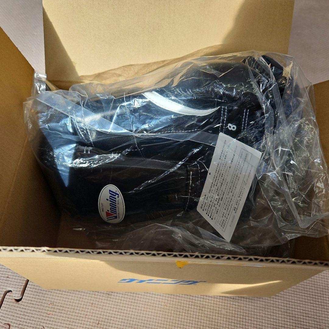 ウイニング製８オンスグローブ黒 MS200B新品 箱付き