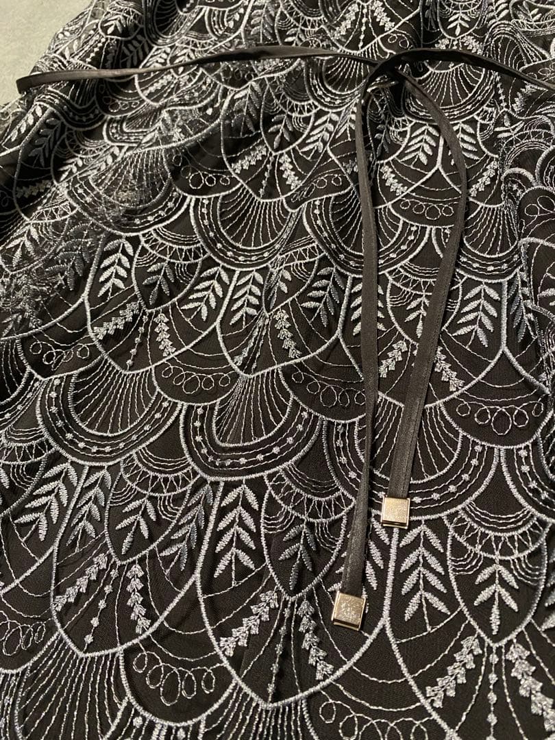 【現行販売品】美品 ANAYIラメチュールレーステントラインワンピース シルバー