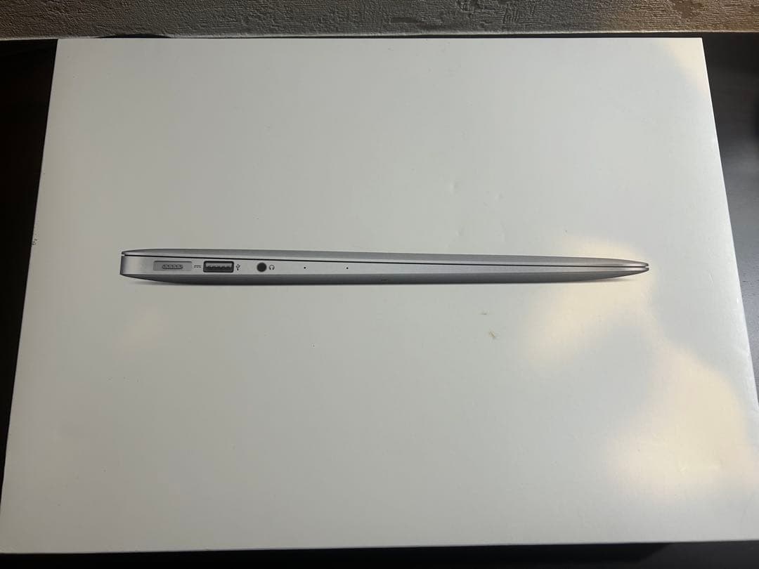 Apple MacBook Air 13㌅ 2015年 256GB 充電77