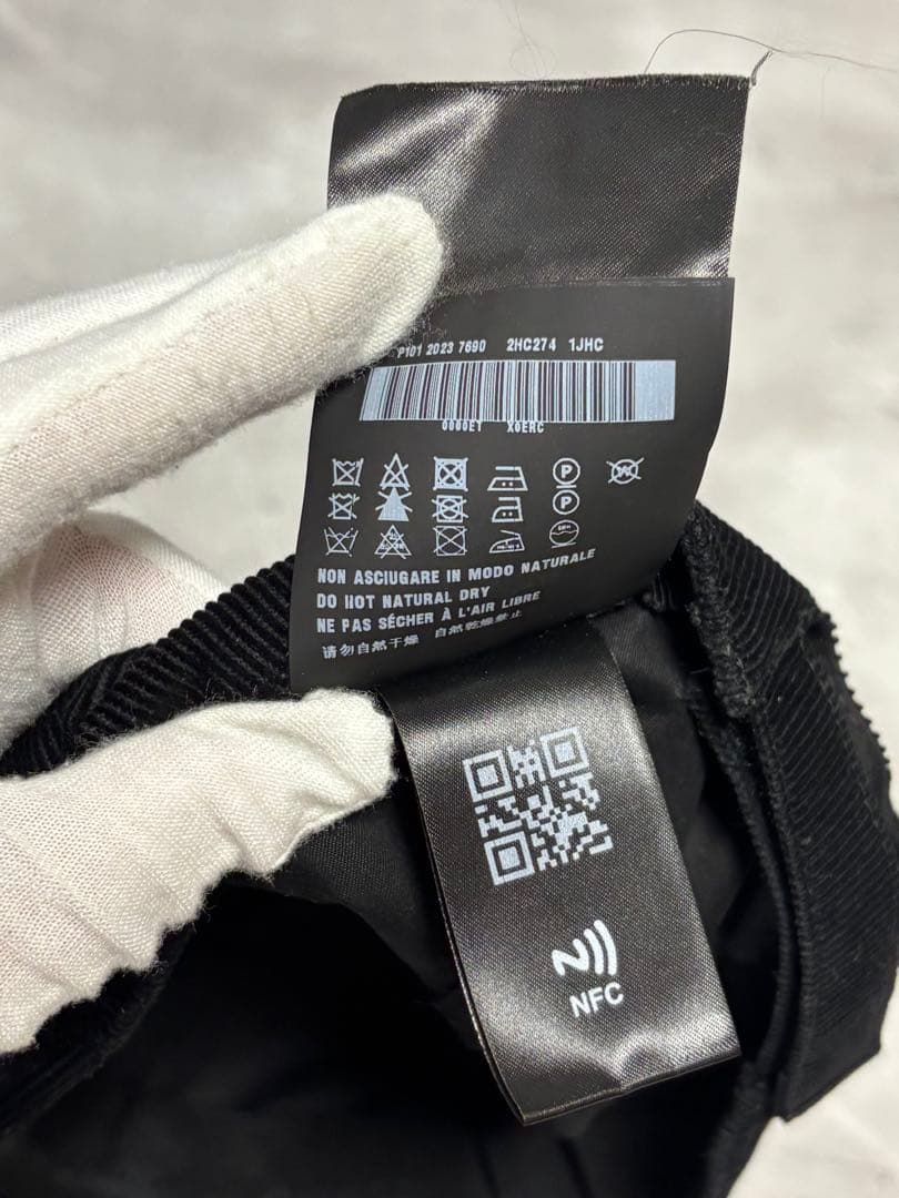 プラダ PRADA　トライアングル ロゴ プレート　コーデュロイ　キャップ