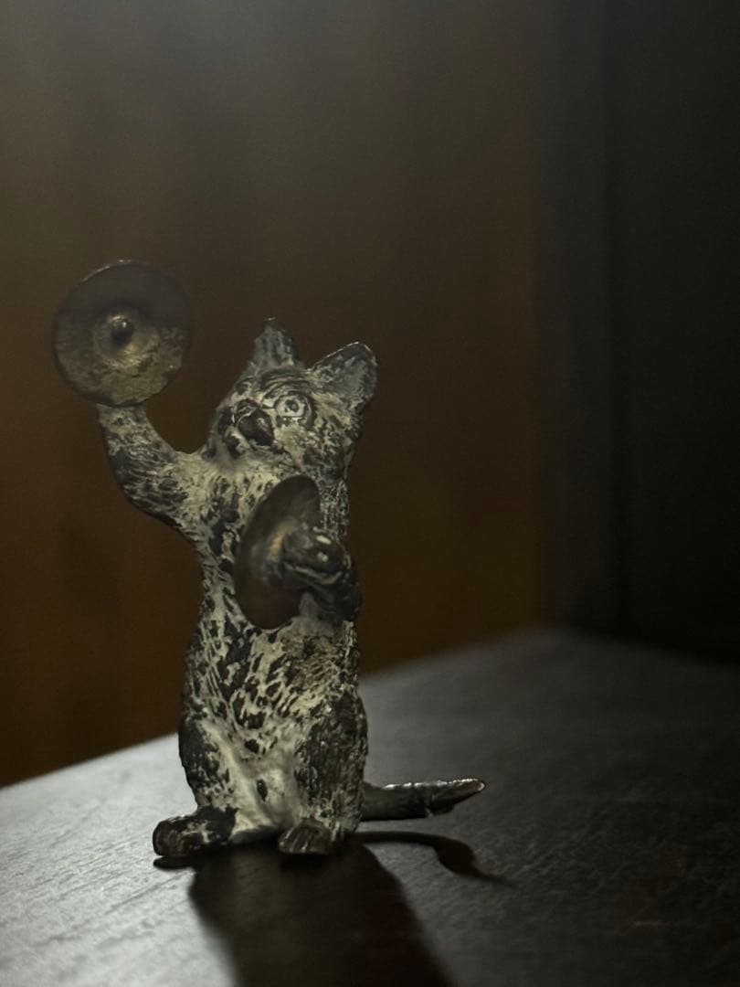 ヴィエナブロンズ　【シンバルを鳴らす猫】アンティーク