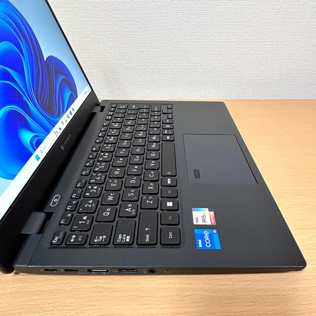 美品 東芝 dynabook G83/KW 512GB 16GB 第12世代