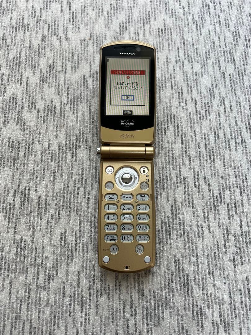 使用可能❔FOMA P901iS BOSSチェック docomo 携帯電話 限定