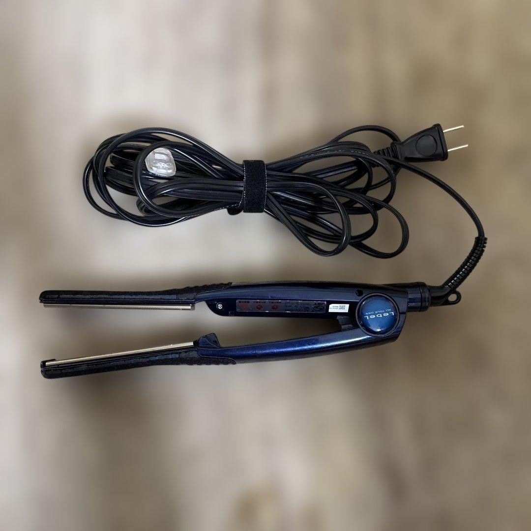 PLIA プライア ヘアアイロン　ストレートアイロン　縮毛矯正