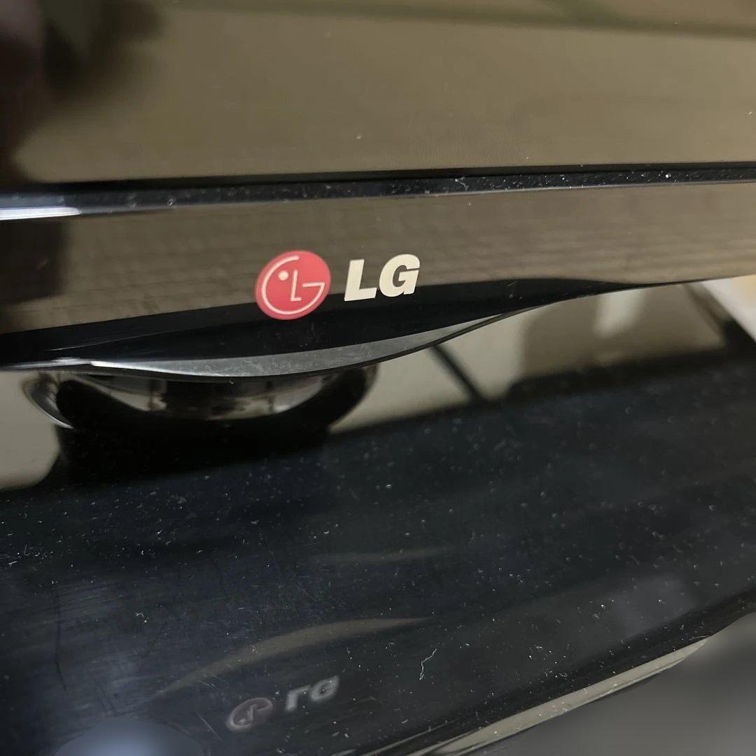 LG LEDテレビ 本体　32型　B-CASカード無し