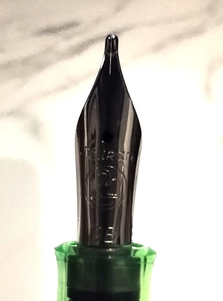 新品特別生産品Pelikan M205 Duo Shiny Green (BB)