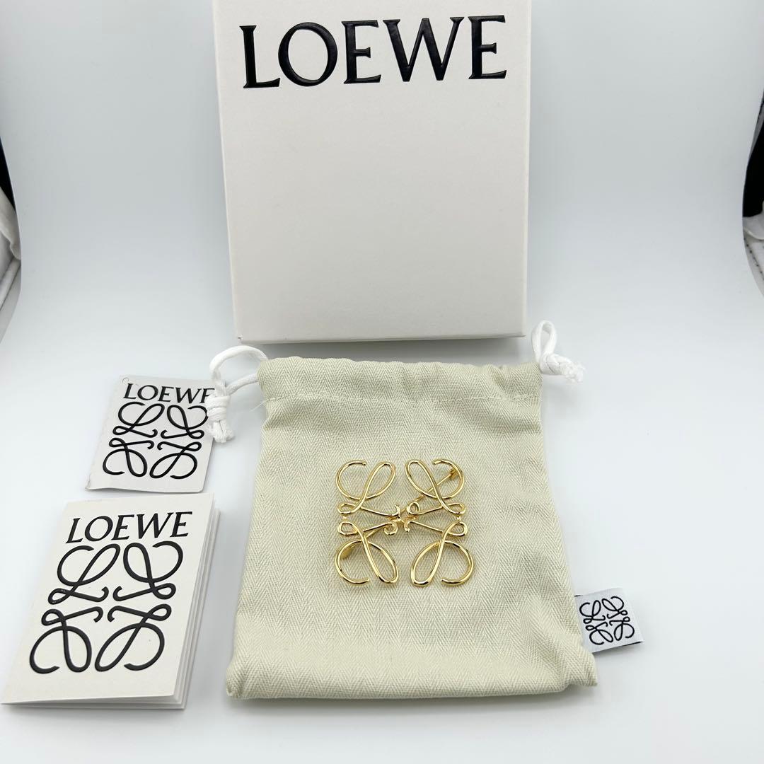 ✨未使用級・箱保存袋付き✨　LOEWE ロエベ　ブローチ　アナグラム　ゴールド