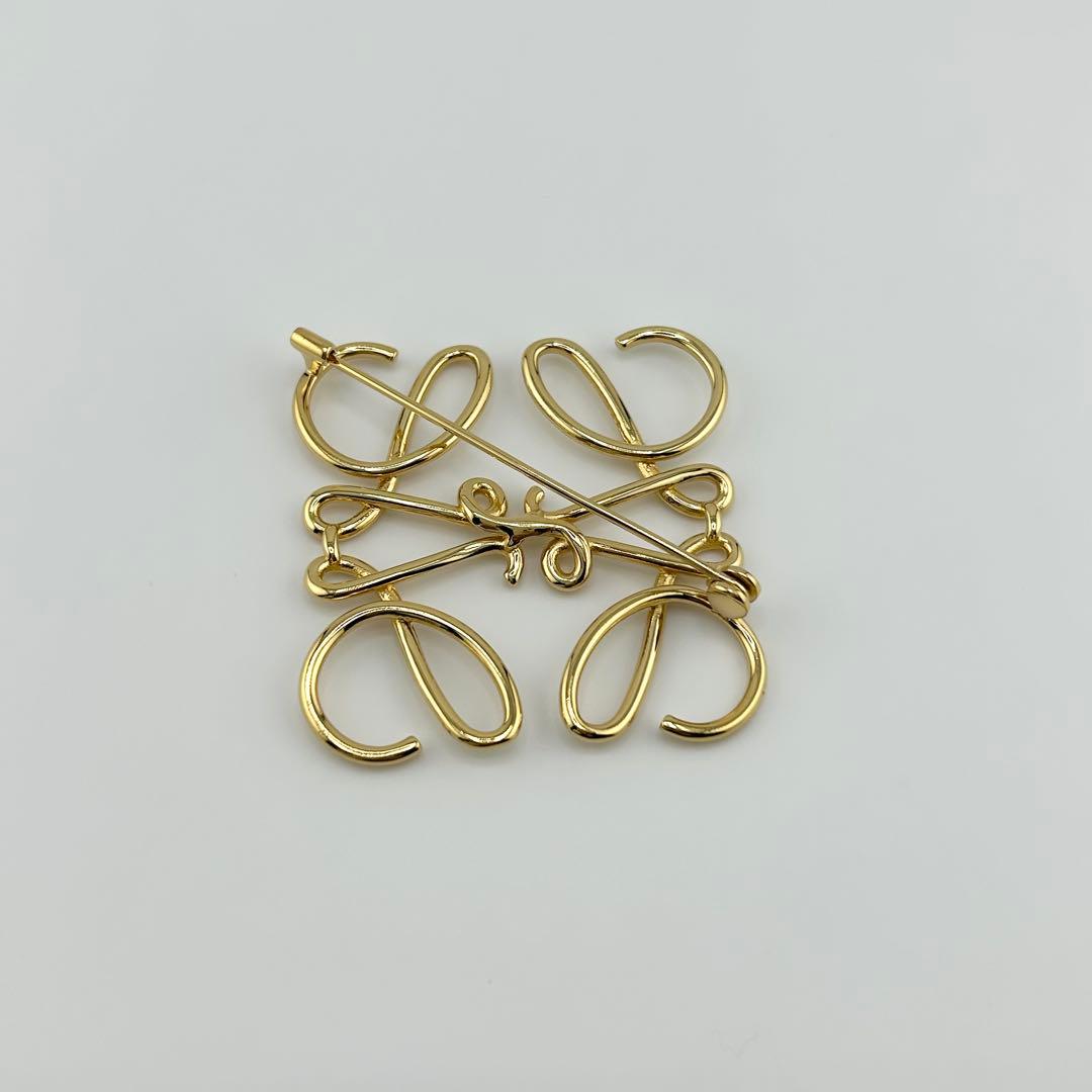 ✨未使用級・箱保存袋付き✨　LOEWE ロエベ　ブローチ　アナグラム　ゴールド