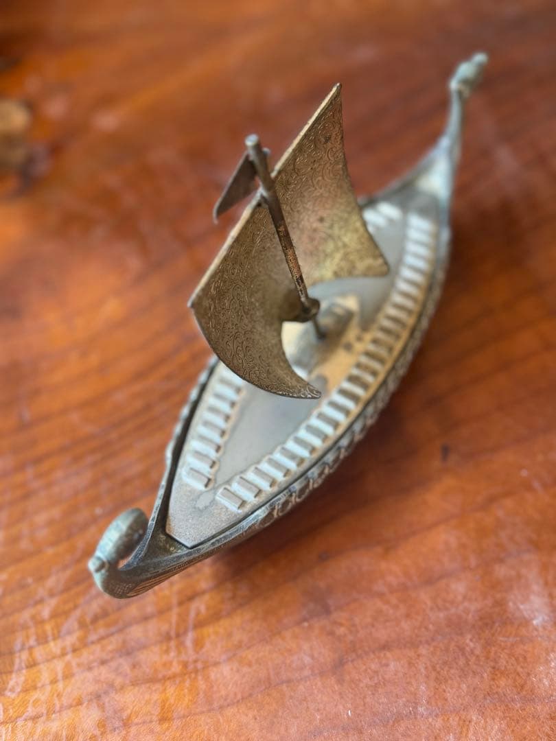 【アンティーク】ノルウェー・バイキング船 金属製の小物入れ