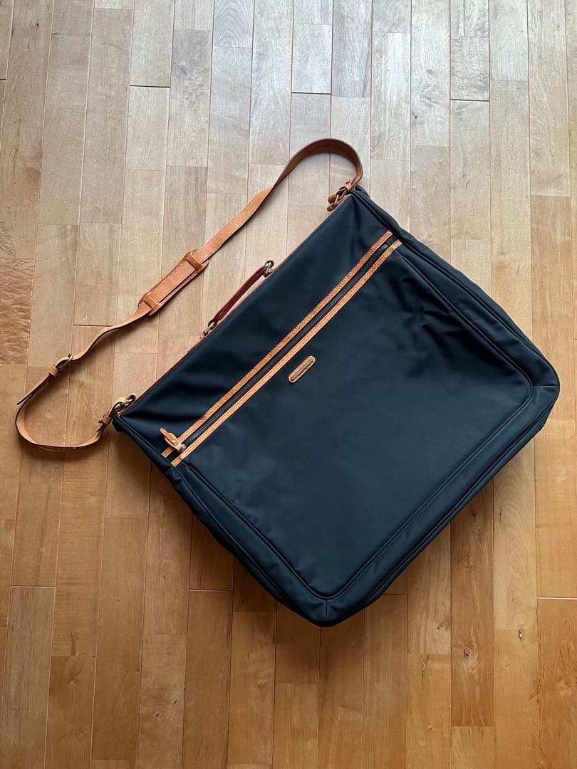 GEOFFREY BEENE ジェフリー ビーン ガーメントケース