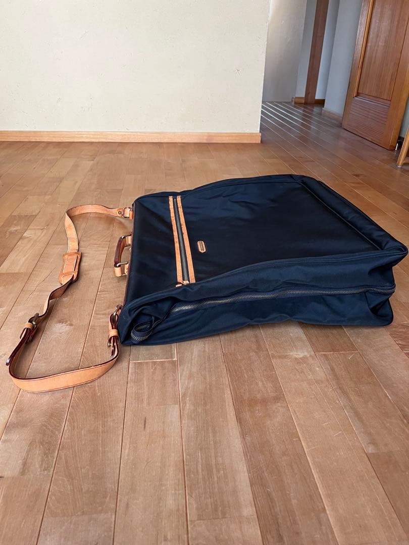 GEOFFREY BEENE ジェフリー ビーン ガーメントケース