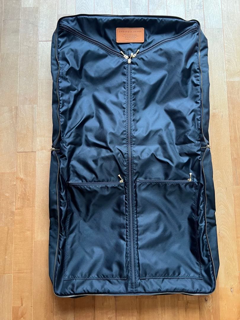 GEOFFREY BEENE ジェフリー ビーン ガーメントケース