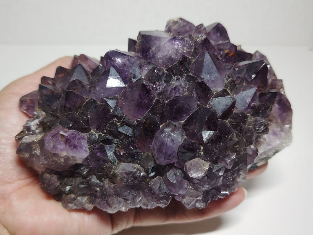 アメジスト 1.3kg 水晶 クォーツ 原石 鑑賞石 自然石 誕生石 鉱物 水石