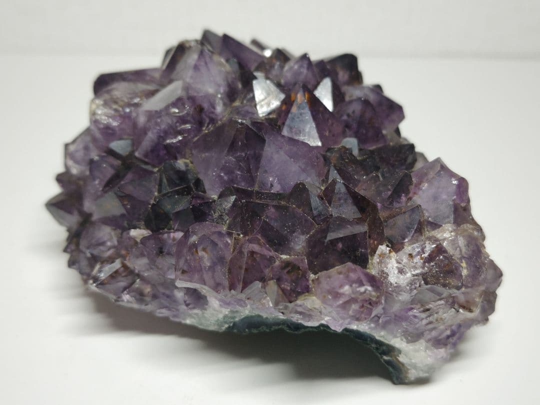 アメジスト 1.3kg 水晶 クォーツ 原石 鑑賞石 自然石 誕生石 鉱物 水石