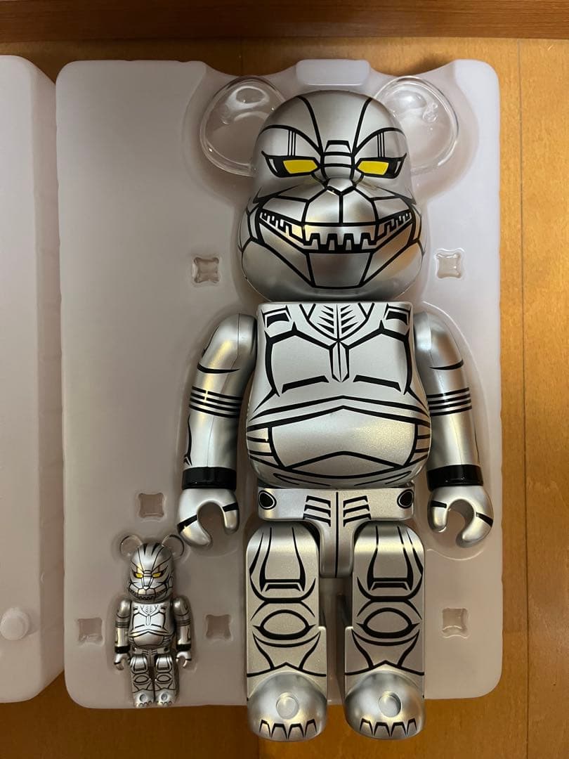 メカゴジラ1993 ベアブリック400%、100%