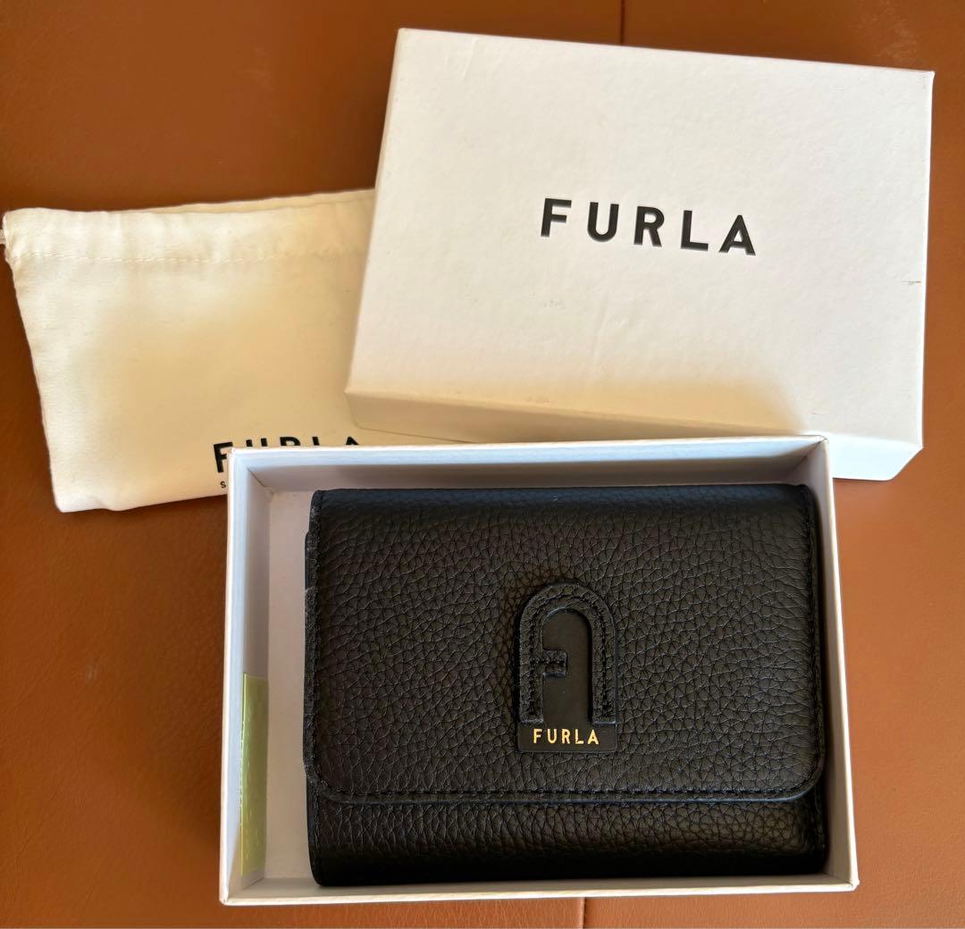 FURLA 財布