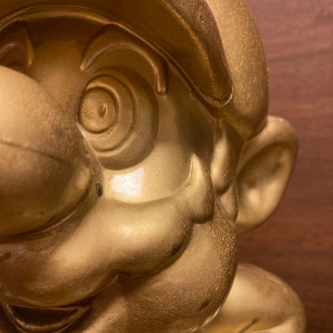 任天堂ゴールドマリオ　台座あり