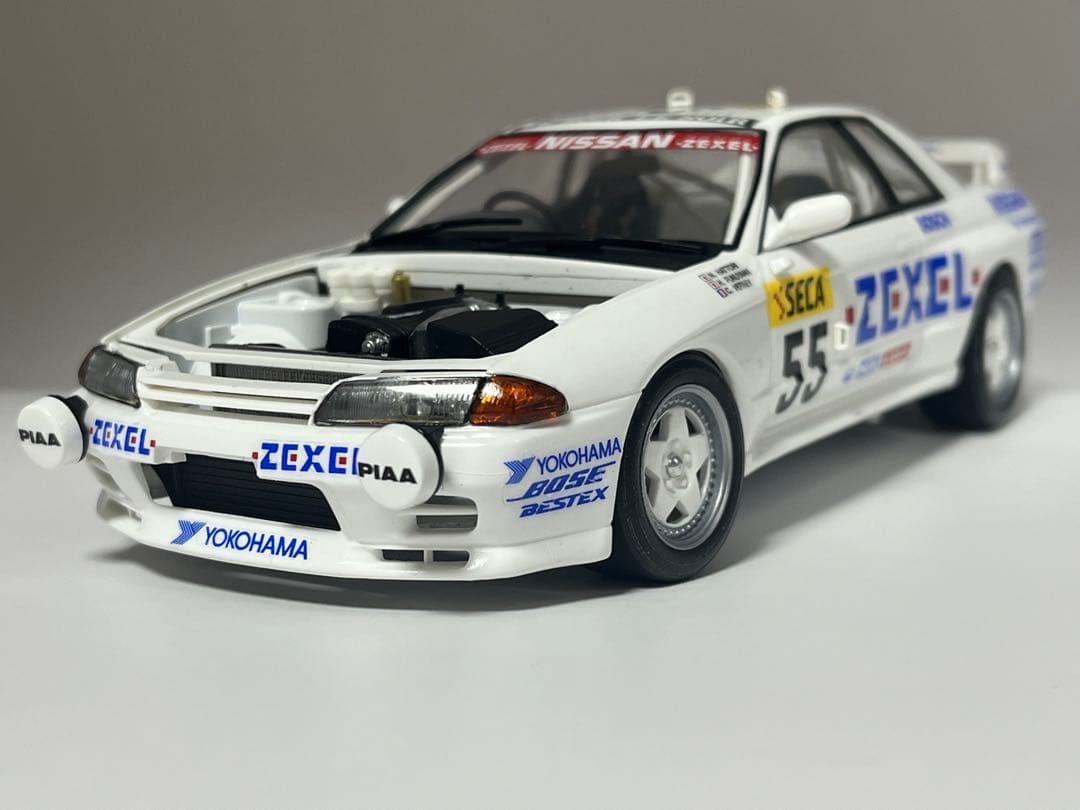 タミヤ1/24ゼクセルスカイラインGT-R Gr.Nプラモデル完成品
