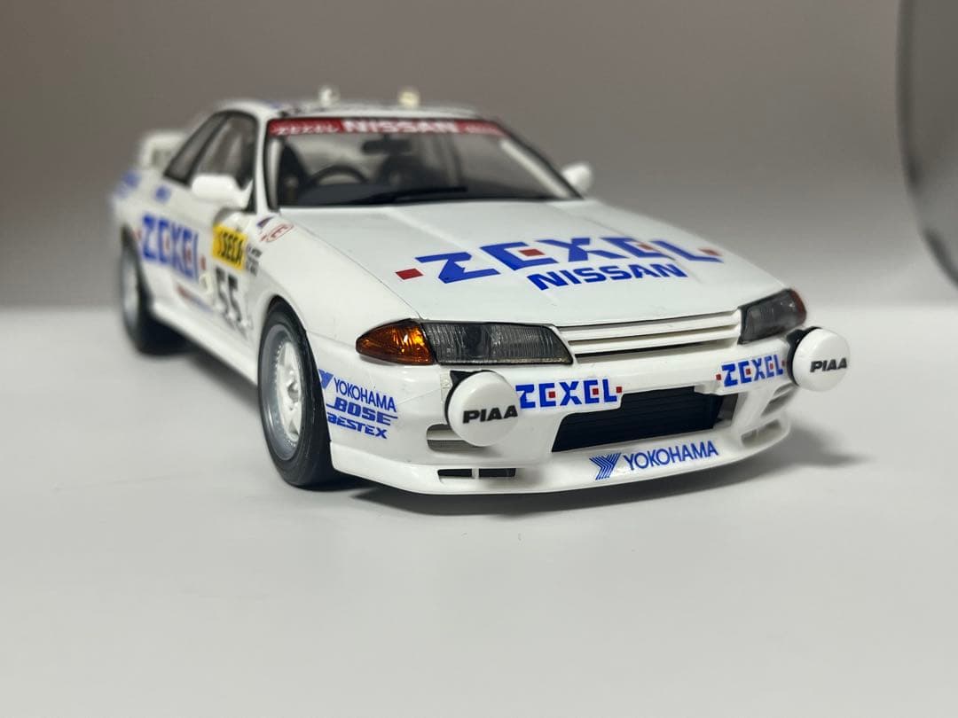 タミヤ1/24ゼクセルスカイラインGT-R Gr.Nプラモデル完成品