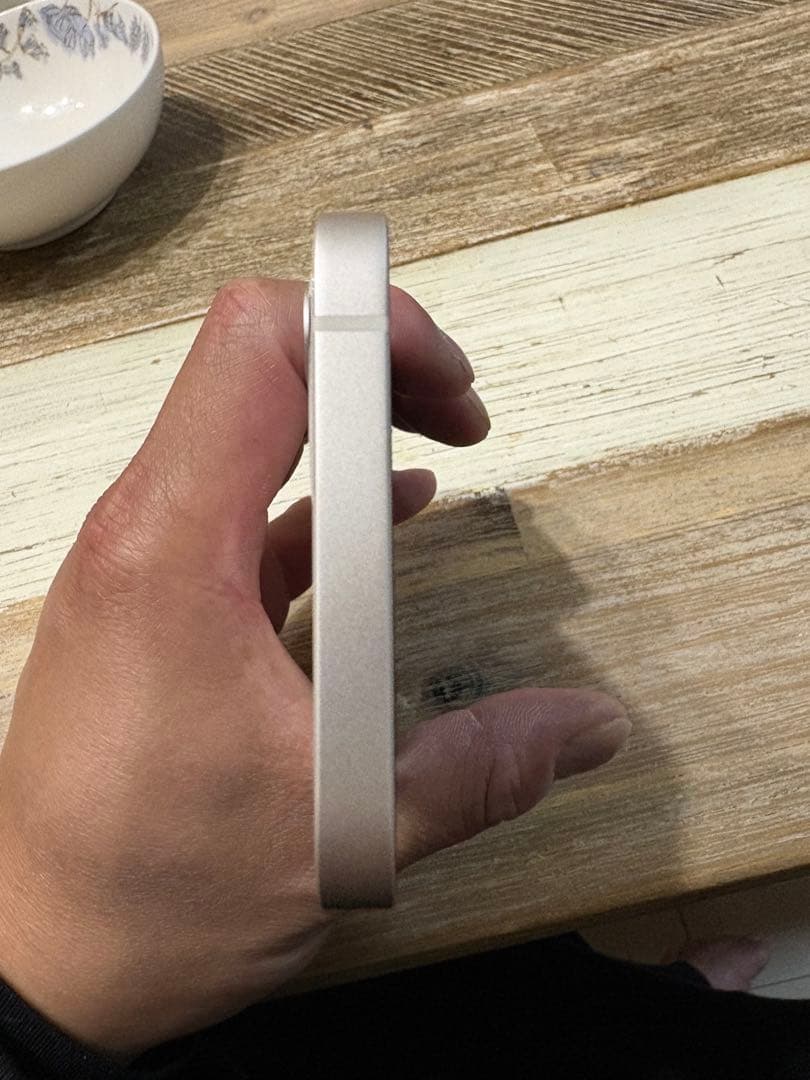 超美品 バッテリー100% Apple iPhone 12 ホワイト 本体