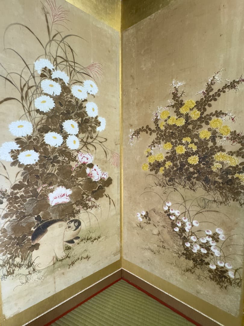 明治後期 六曲 一 双屏風 金沢金箔 猫犬絵