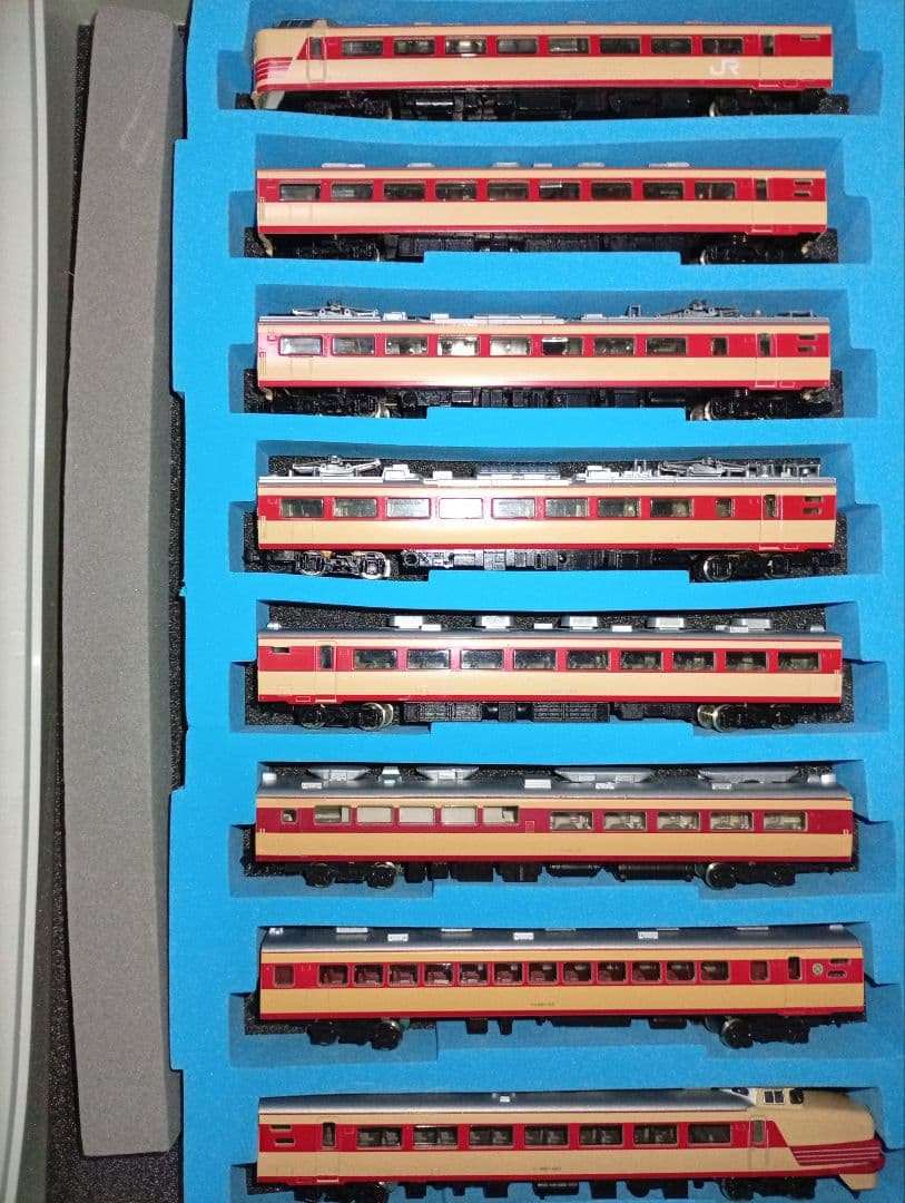 【Nゲージ 鉄道模型】485系８両セット(レールは付きません)