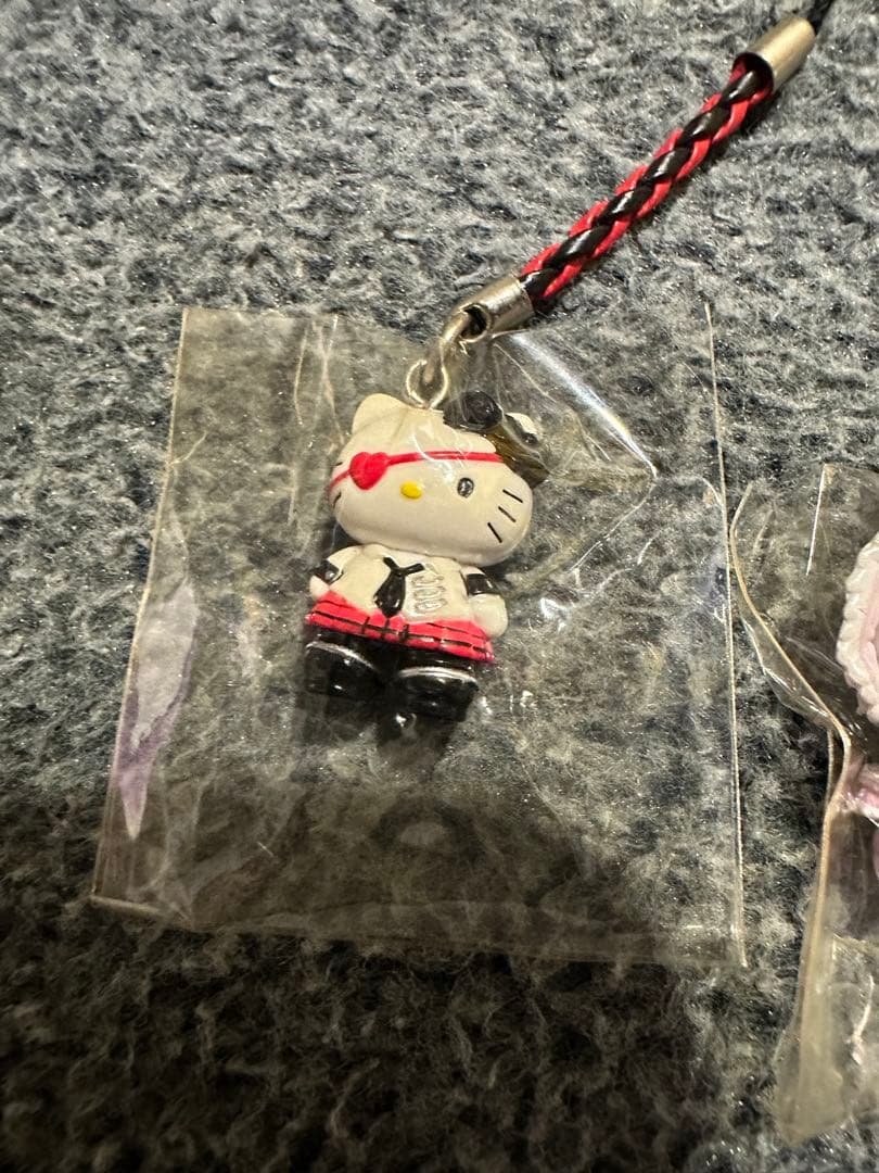 ご当地キティ 嶽本野ばら ロリータ ゴスロリ パンク 根付け 限定 まとめ