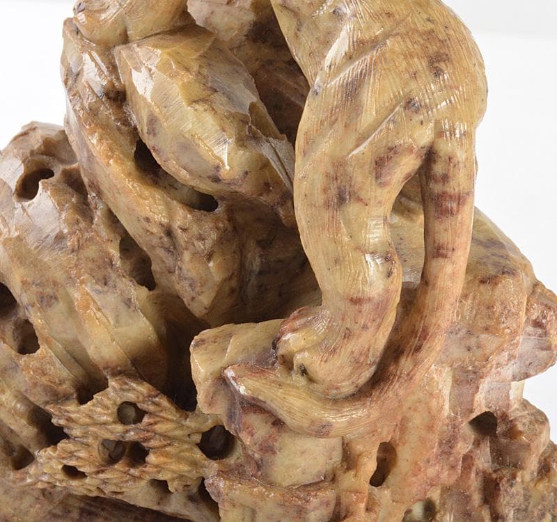 中国　玉石寿山石彫刻　神獣　置物　台付　M　R4786