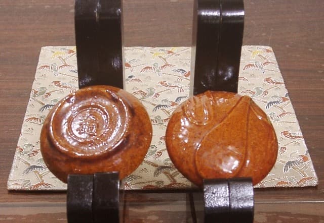 大樋焼　大樋長左衛門作　琵琶　香合　無傷　箱合　古物。