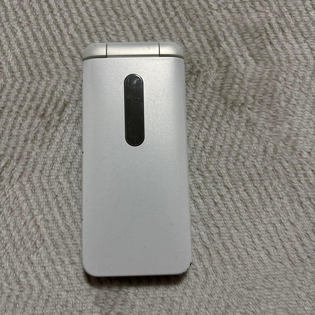 au GRATINA 4G WHITE KYF31【SIMフリ−解除済】