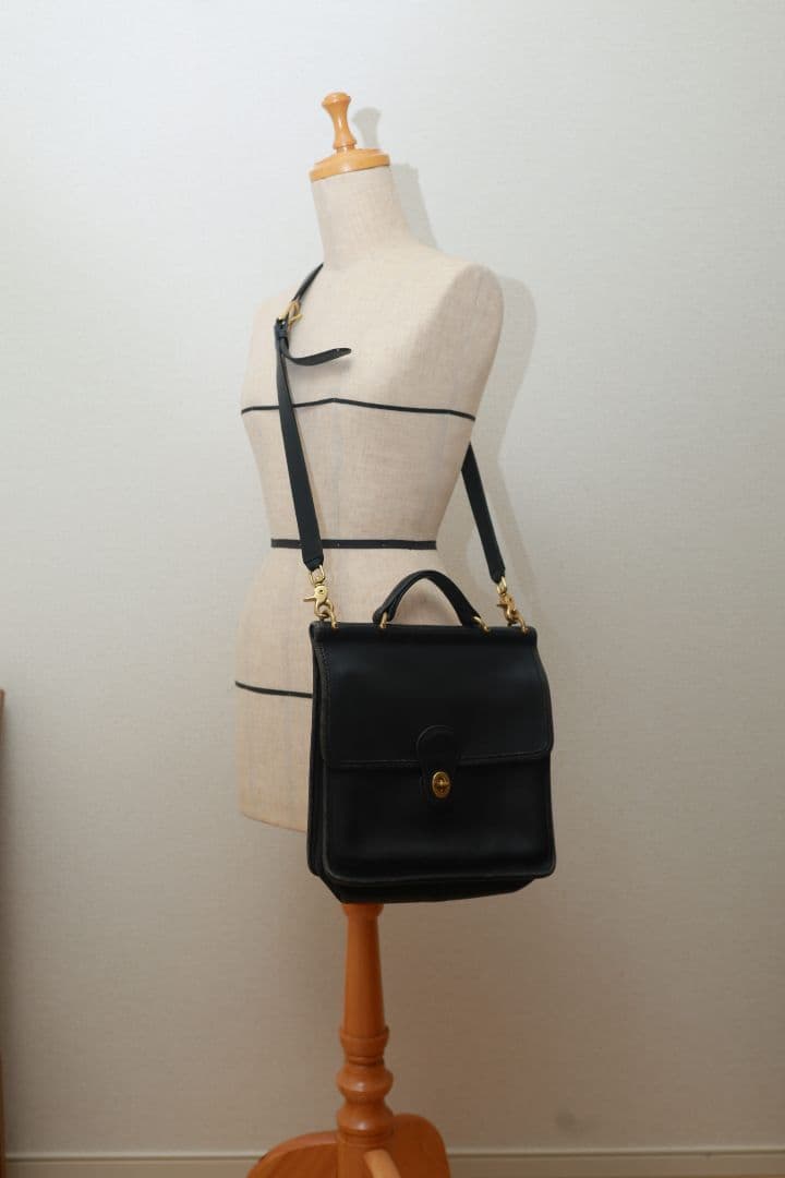 オールドコーチショルダーバッグ　黒　アメリカ製