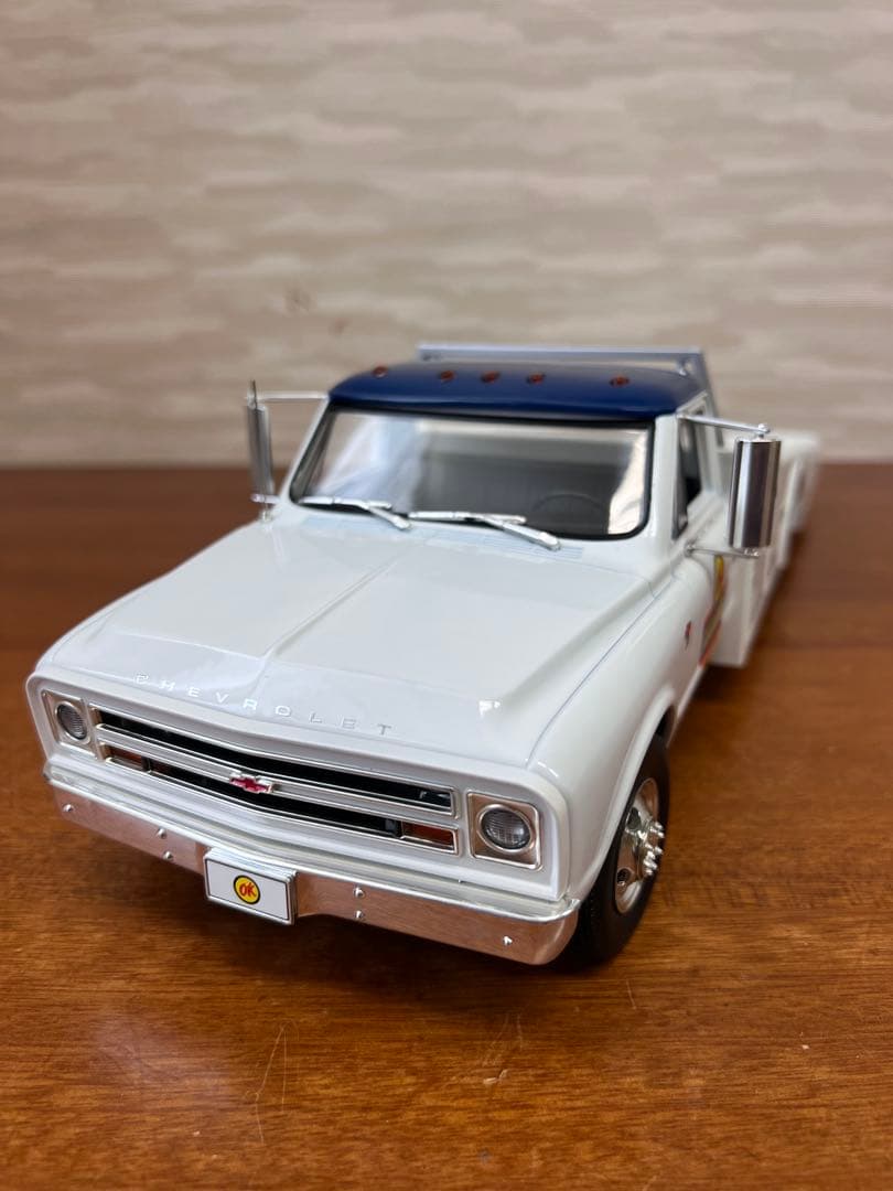 No227ミニカー1/18 CHEVROLET C-30 RAMP TRUCK