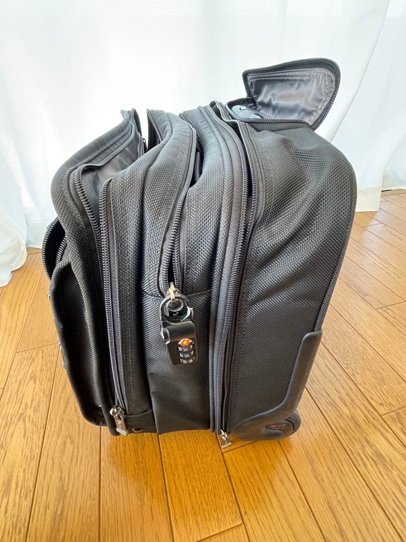 TUMI キャリーケース 2輪 機内持ち込み可能