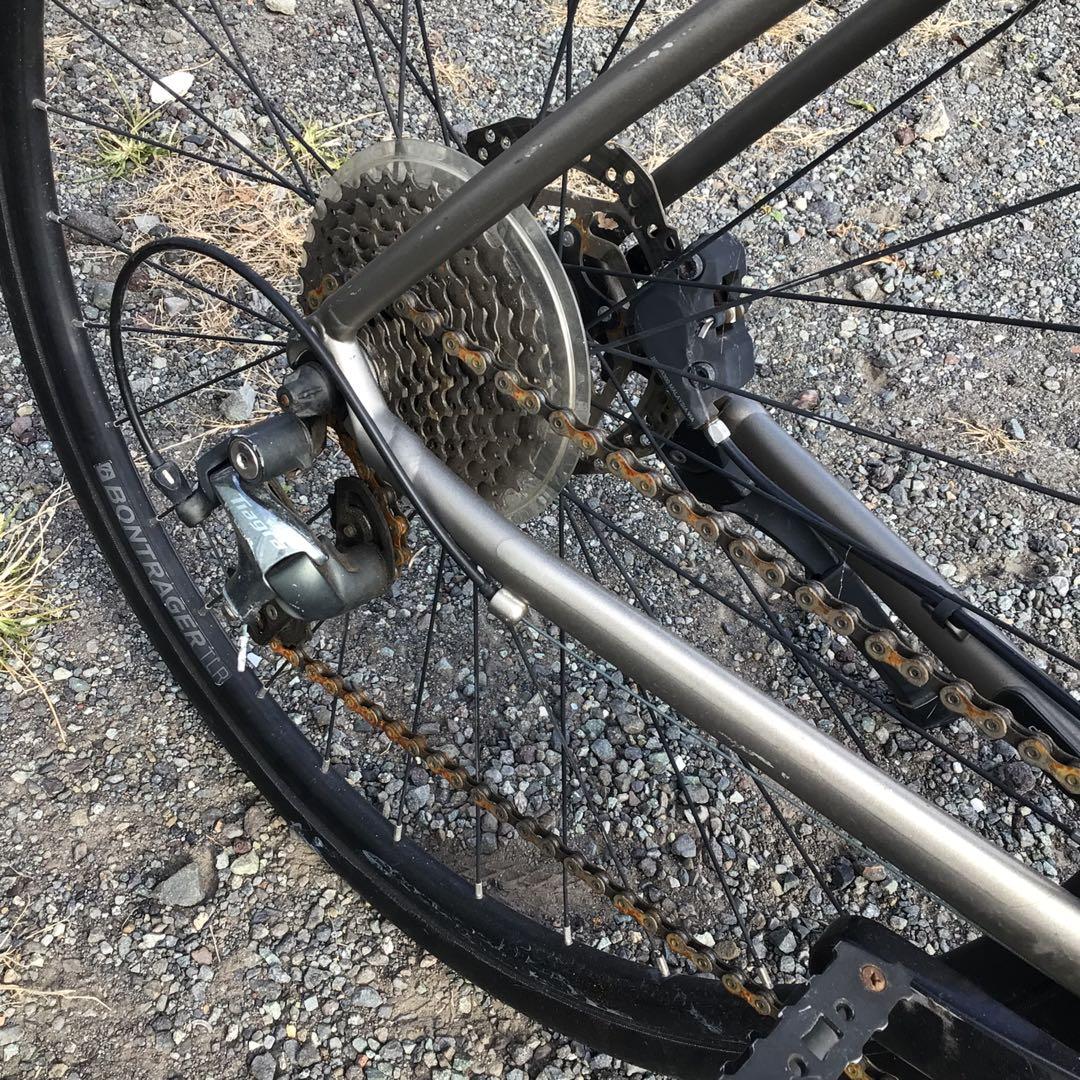 Trek FX 4 クロスバイク グレー