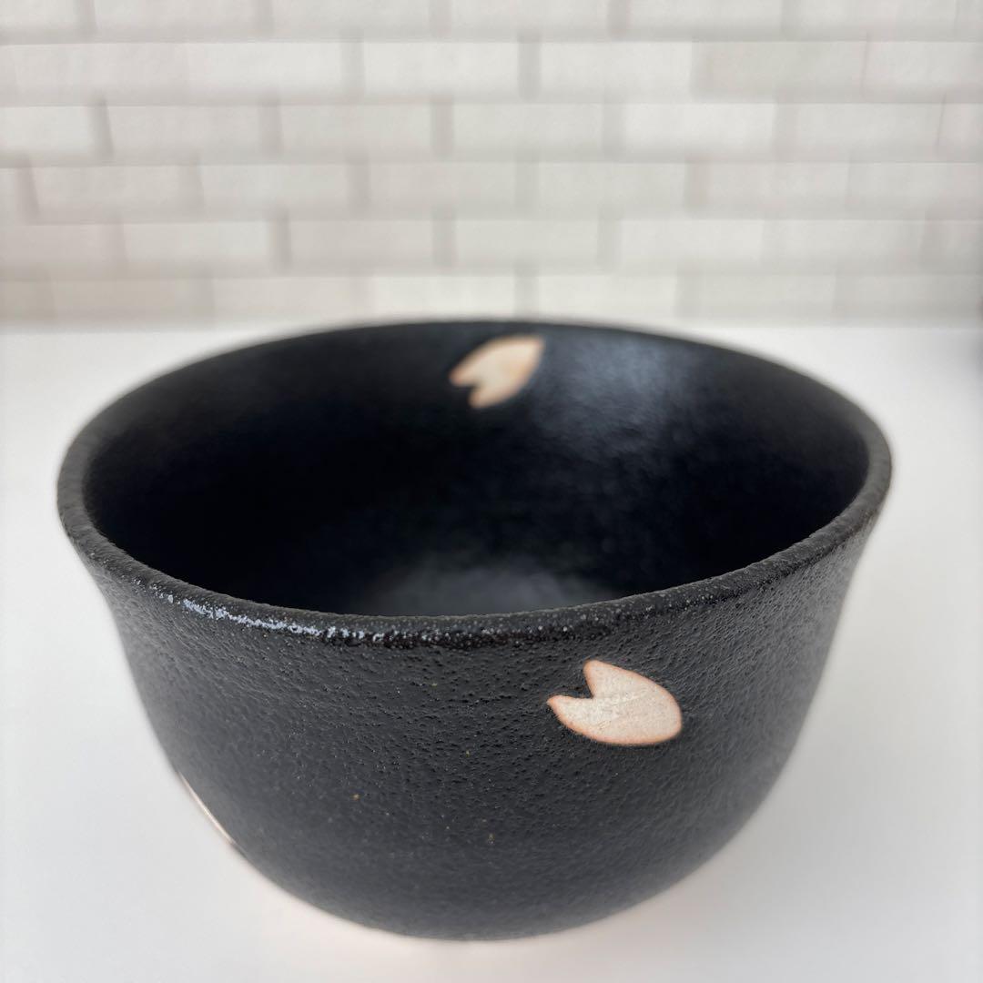 【新品未使用】抹茶茶碗　兎月窯　杉浦芳樹作　瀬戸焼　御題『桜』茶碗　共箱ウコン布