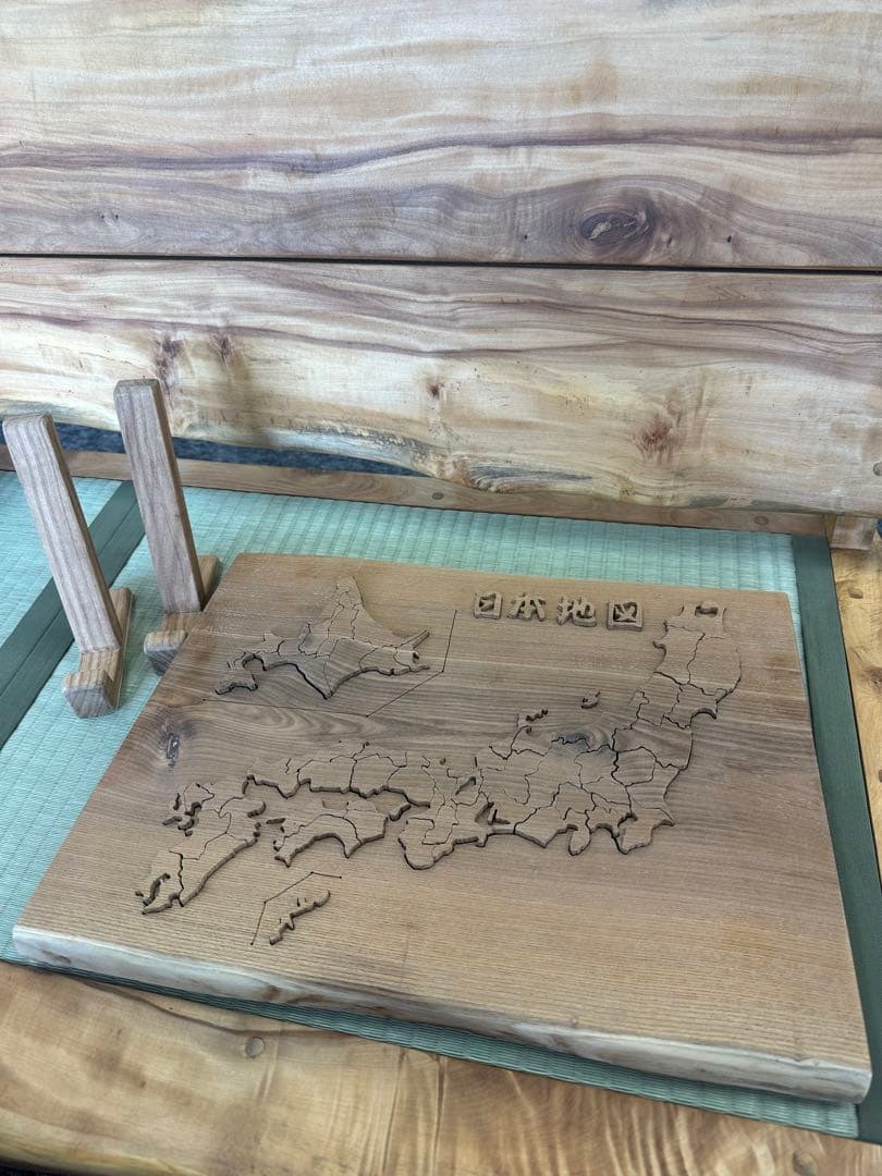 天然木槐一枚板　日本地図